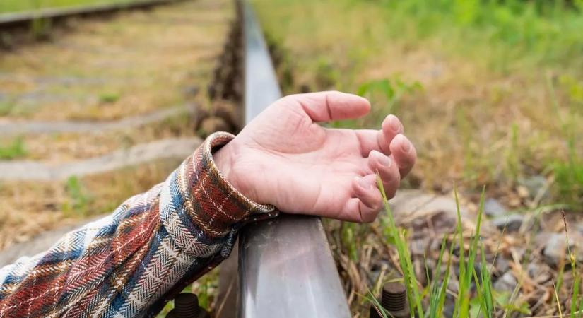 Több száz utast kellett átszállítani egy újabb vonatgázolás miatt