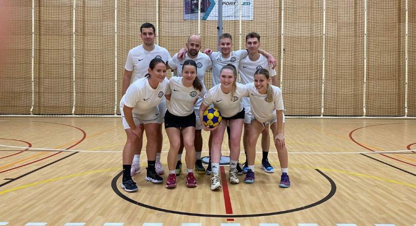 Mindent beleadtak idei első tétmeccsükön a pécsiek