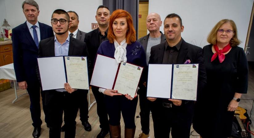 Ők kapták idén a roma közösség elismerését – segítik a cigányságot, szerte Zalában