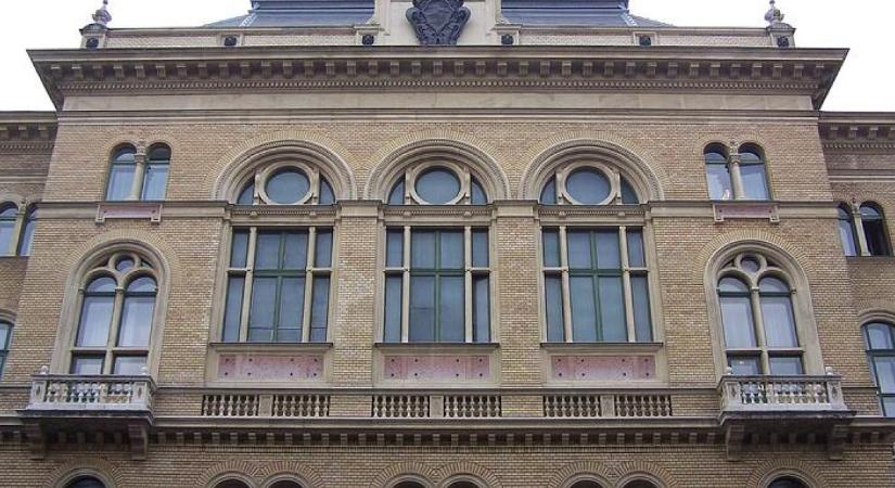 Négy év alatt 245 alkalommal veszített az állam