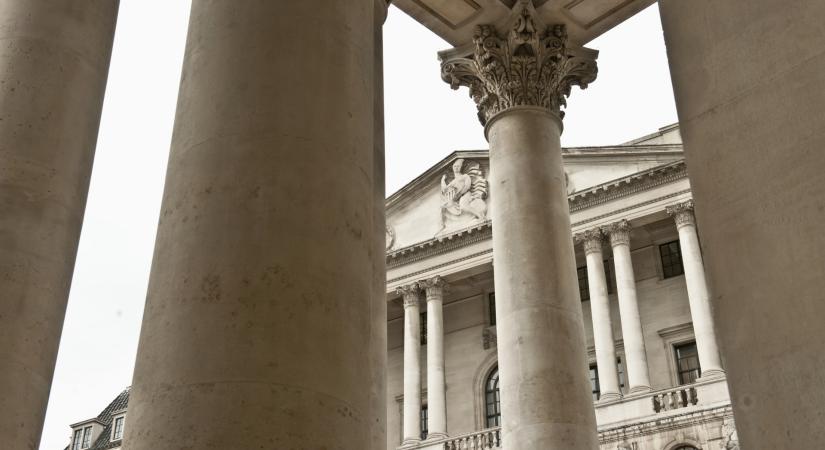 Kamatot csökkentett a Bank of England