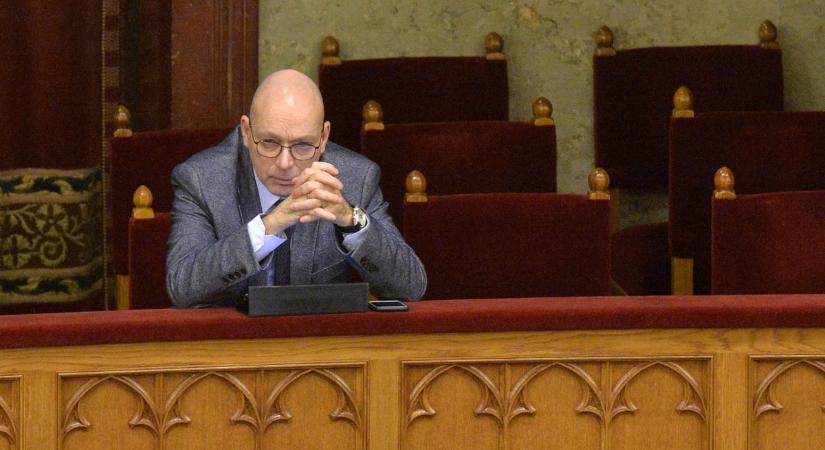 Razzia a Tisza Pártnál, kiszállt a hatóság Magyar Péterékhez