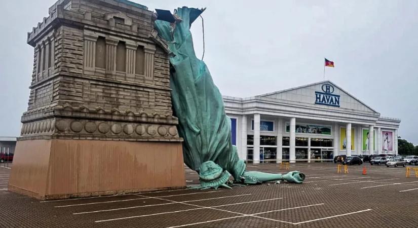 Videón, ahogy a szél ledönti a brazil Szabadság-szobrot