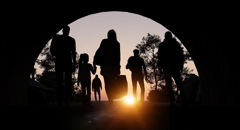 A hivatal szerint tízezrek, a valóságban százezrek hagyják el az országot