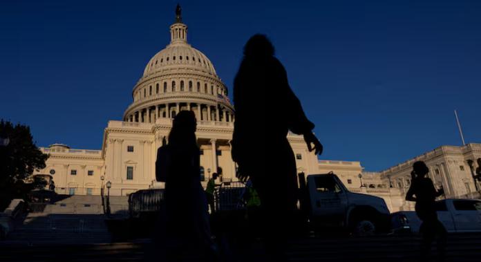 Az amerikai képviselőház jóváhagyta az Ukrajnának nyújtott új katonai segélyt