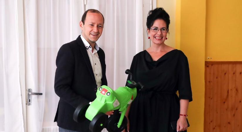 Mosolyt hozott a Családbarát Roadshow: kismotorokat kaptak a gyermekek (GALÉRIA)