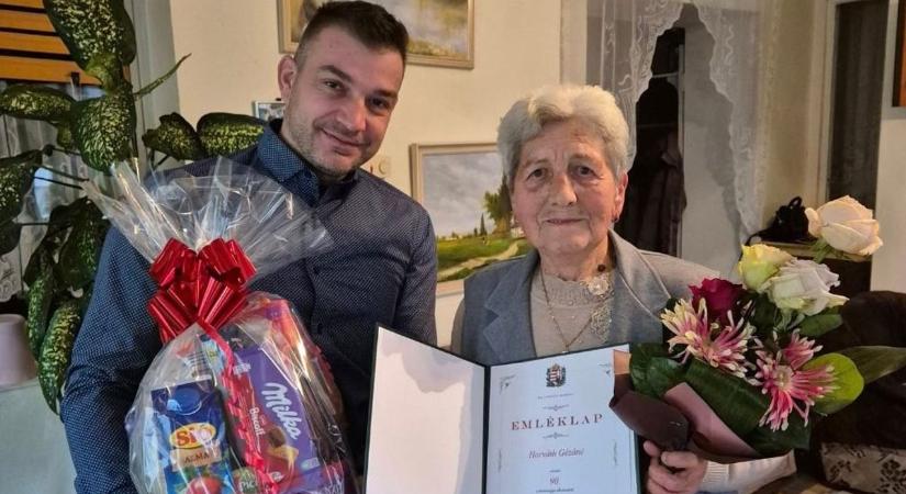 Jolán nénit a sok bánat mellett számtalan kis csoda kíséri hosszú életében - 90. születésnapján köszöntötték