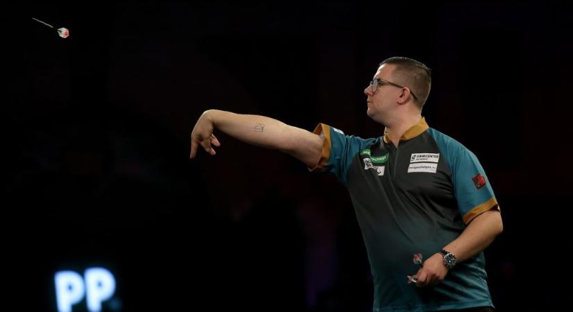 Nem sikerült a bravúr: Kovács Patrik az első körben kiesett a dartsvébéről