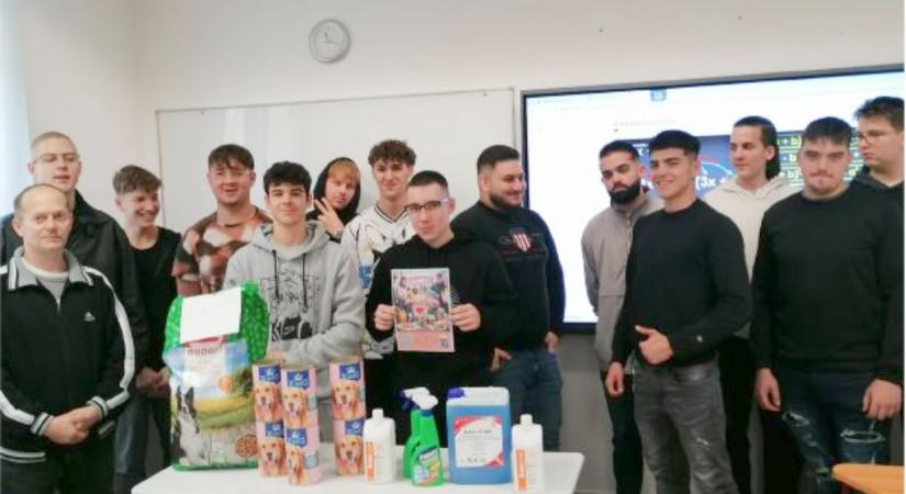 Corvin advent: nemcsak adtak, kaptak is