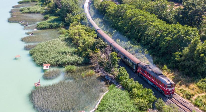 Na, idén vajon elhasal a MÁV a nagy karácsonyi rohamban?