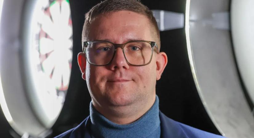 Kiesett, de helytállt a darts-világbajnokság magyar versenyzője