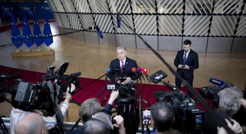 Így vonult végig Orbán Viktor a brüsszeli vörös szőnyegen – videó