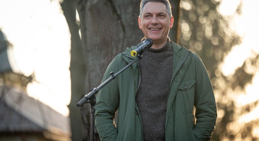 Magyar Péter nagyon kiakadt Lázár Jánosra: „felszólítom, hogy azonnal kérjen nyilvánosan bocsánatot, vagy tűnjön el a közéletből”