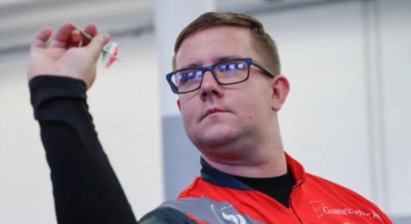 Egy meccs után kiesett a darts vb-ről Kovács Patrik