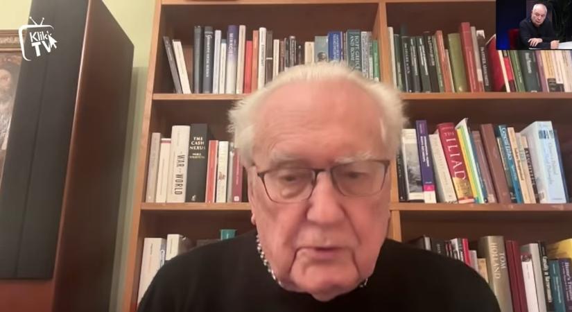 Róna Péter: Orbánék lyukat lyukkal tömnek be a költségvetésben