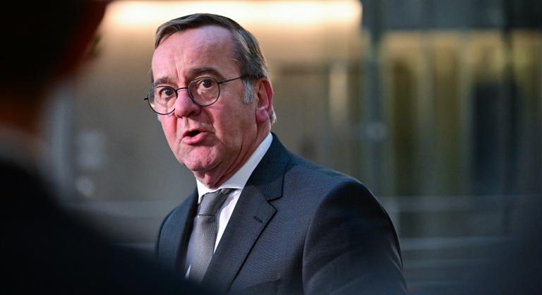 Súlyos kijelentéseket tett a német védelmi miniszter, fel kell készülni egy orosz támadásra