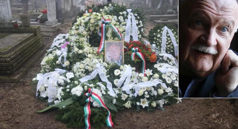 Megszakad a szív, íme az első fotók – így néz ki Balázs Péter sírja