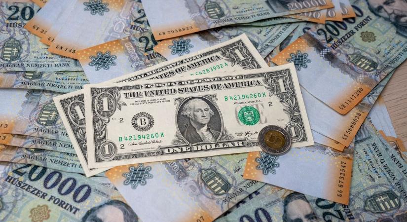 Jókora pofonba szaladt a dollár, kilőtt a forint: meglepő számok jöttek Amerikából