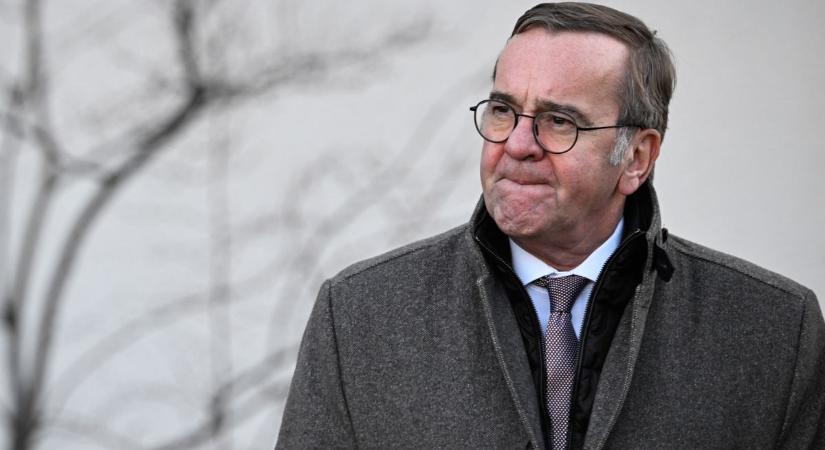 Karácsony előtt sem lankad a háborús pszichózis: orosz támadással riogat a német védelmi miniszter