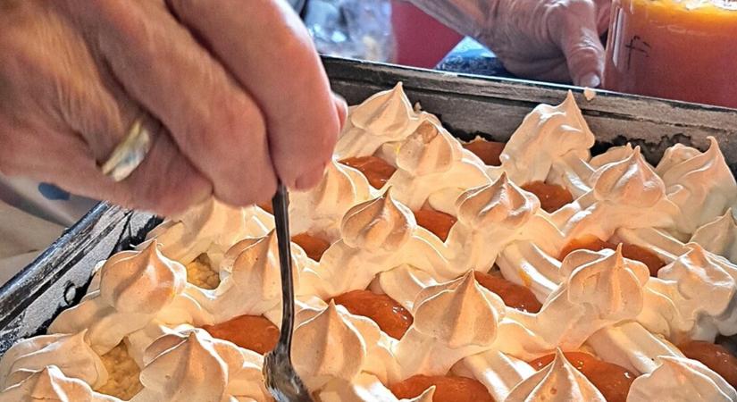 Így készíti a nagymamám a Rákóczi túróst baracklekvárral: soha nem marad belőle egy morzsa sem