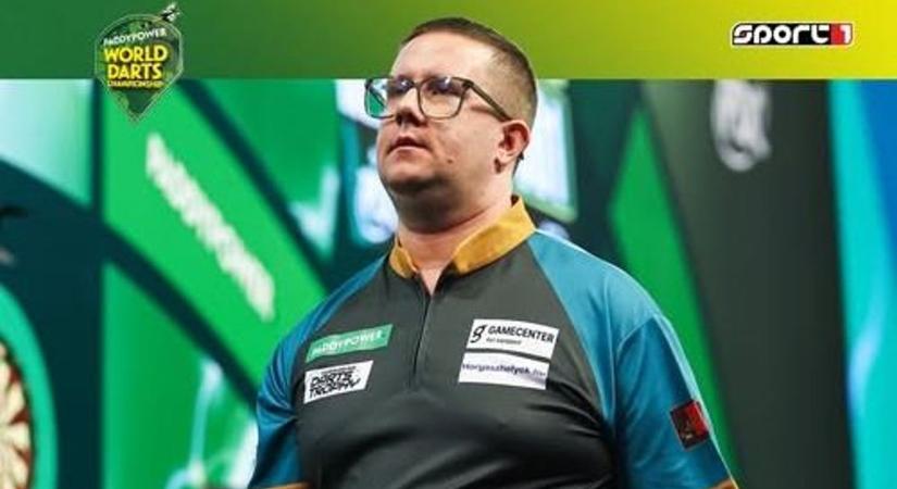 Hát, ez sima volt, pedig két 180-ast is dobott a magyar dartsos