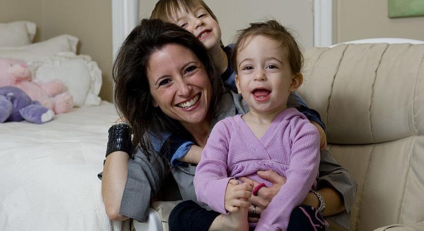 Figyelmeztet a NAV: januártól kérhetik az szja-mentességet a 40 év alatti kétgyerekes anyák