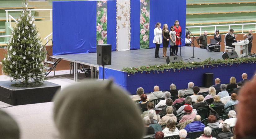 Az időseket köszöntötték Nagyatádon karácsony alkalmából