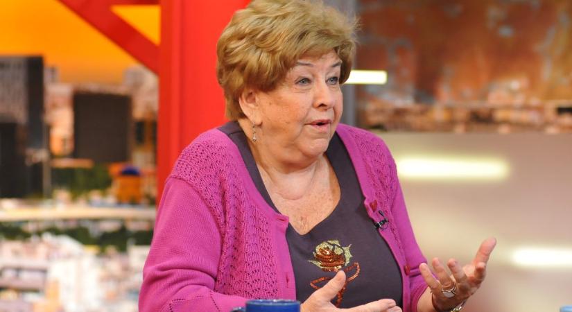 Pásztor Erzsi mindig meghatódik, ha virágot kap, de bántja, ha nyugdíjasok lepik meg nagy csokrokkal: Tudom, hogy nincs pénzük