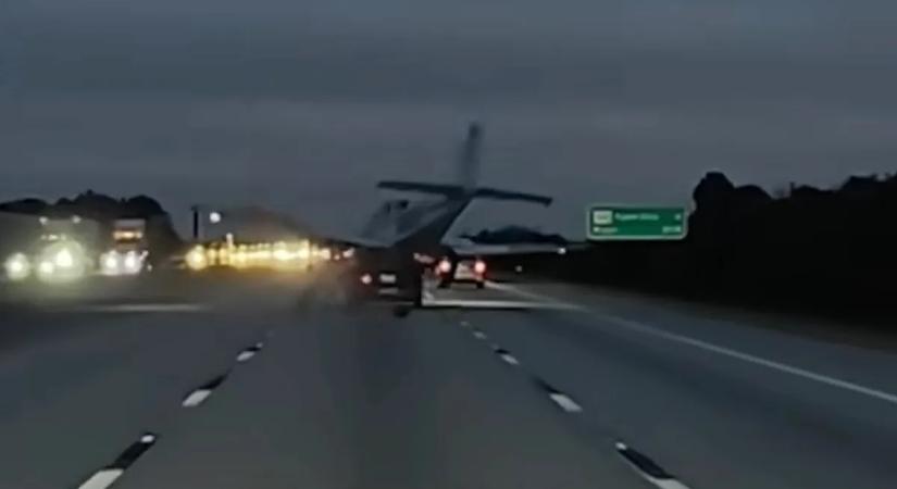 Viccnek is erős: egy autó tetején landolt a kisrepülő!