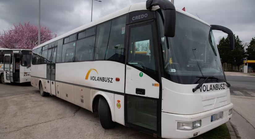 Miért tilos enni a buszon? Olvasónk is megírta véleményét a nagy vitát kiváltott ügyben