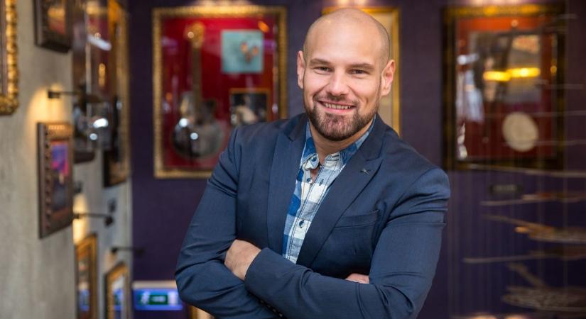 Kocsis Tibor ad fergeteges koncertet a Petőfiváros jótékonysági karácsonyi ünnepségén