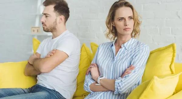 A függőségek és a párkapcsolatok: Miért rombolják le a kapcsolatokat?