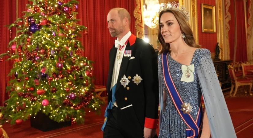 Megérkezett Katalinék idei karácsonyi üdvözlőlapja: ennél édesebb családi portré még sosem készült róluk