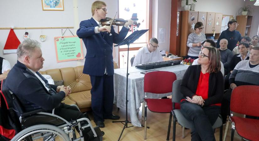 Amikor megérint a karácsony: a fogyatékkal élők ünnepségén jártunk