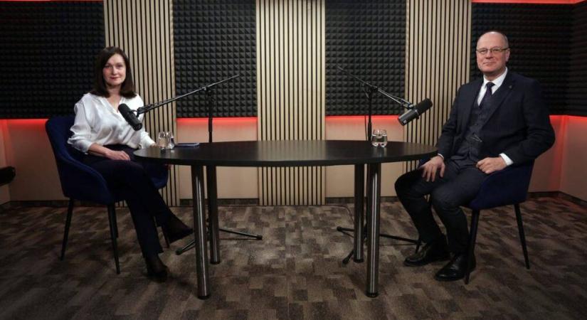 ‘Gyermekvédelem’ a szétvert jogállam romjain – de mit szól ehhez Navracsics Tibor?