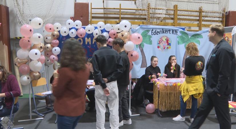 Nemzetközi tanirodai kiállítás Győrben