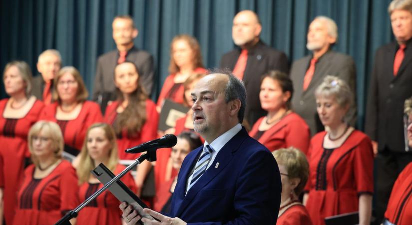 Teltházas koncertet adott a jubiláló Gagliarda kamarakórus (képgalériával)