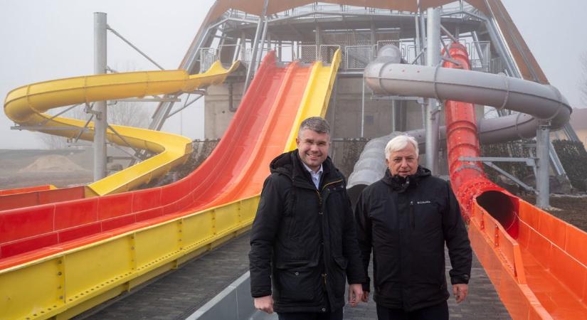 Új családi élménycsúszda a celldömölki fürdőben - májusban jöhet a próbaüzem