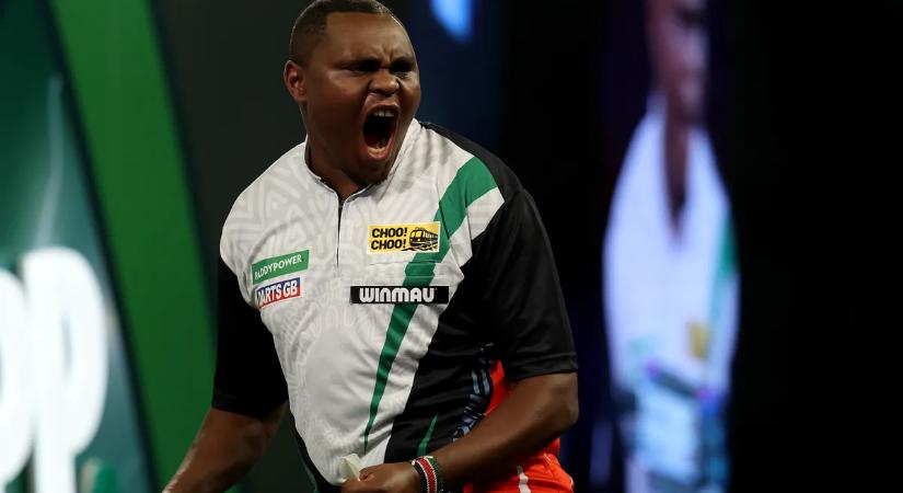 Kenyai szenzáció a darts-vb-n, Munyua legyőzte De Deckert!