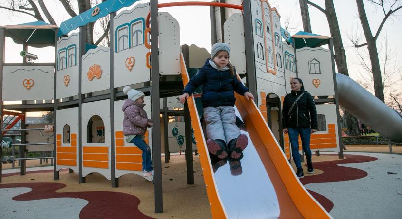 Az ország harmadik legnagyobb játszótere épült meg Kecskeméten – fotók, videó