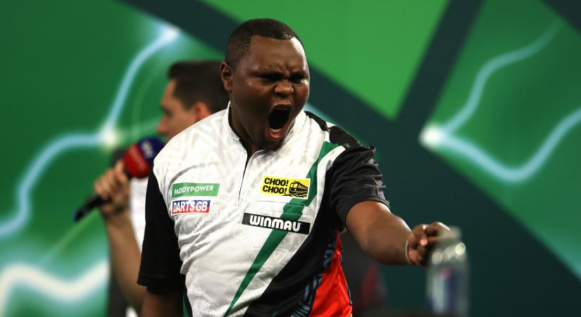 Világszenzáció a darts-vb-n – Kenyai állatorvosé az év meglepetése