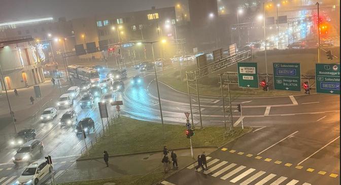 Baleset bénítja a belváros forgalmát