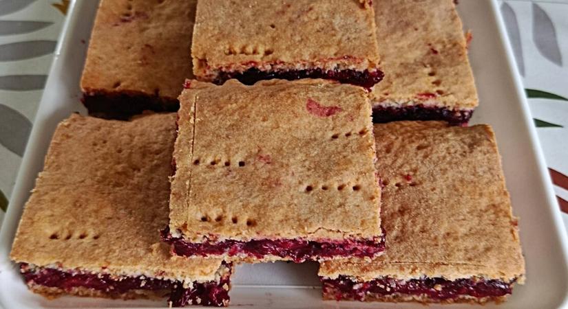 Ez a karácsonyi meggyes pite illata betölti az egész házat – ünnepi sütemény, ami mindig elfogy