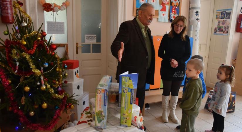 Játékokat és lisztet kapnak a térségi óvodák, bölcsődék