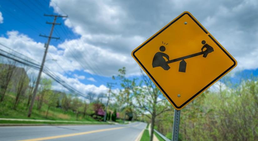 Havi 5000 forintos díjat határozna meg a kormány a gyermekvédelemben