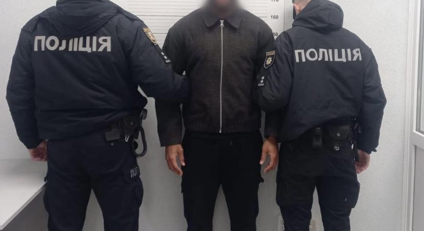 Ungváron őrizetbe vettek egy külföldi férfit, aki kirabolta egy vízumközpont alkalmazottját