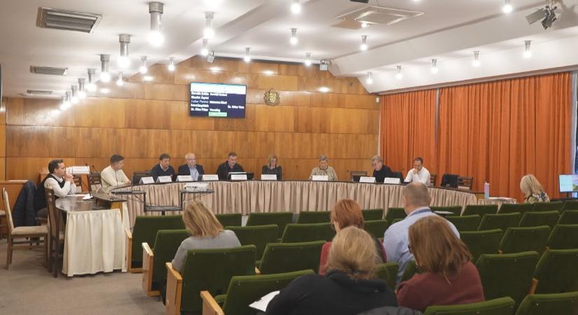 Mintegy 20 téma került napirendre