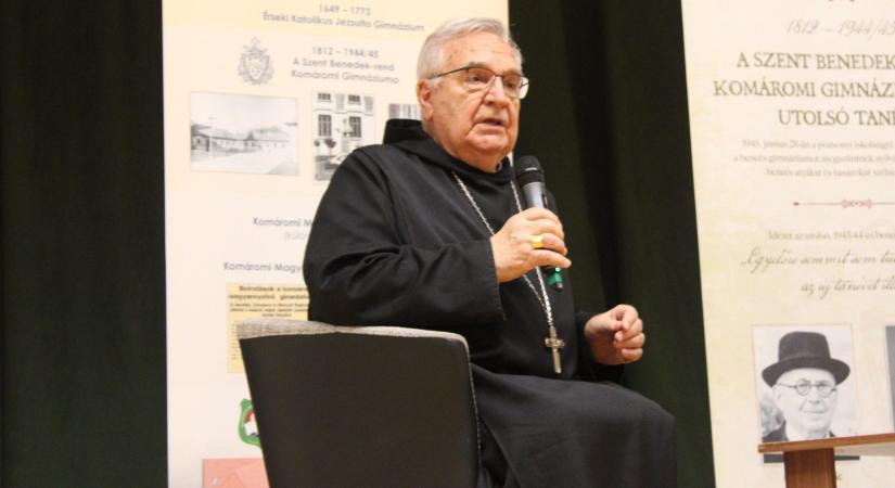 „A Kárpát-medencében csak úgy tudunk létezni, ha egymást értékelve, békében élünk”