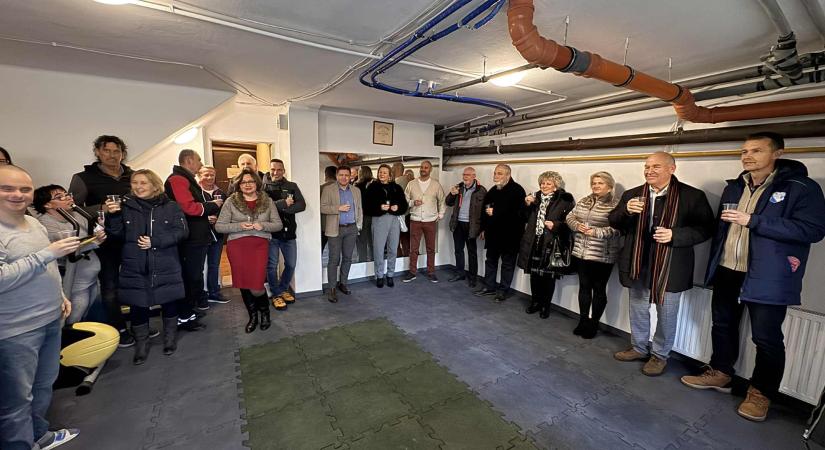 Megható gesztust tett az NB II-es csapat: Az elhunyt tulajdonosnak is emléket állítottak - fotók