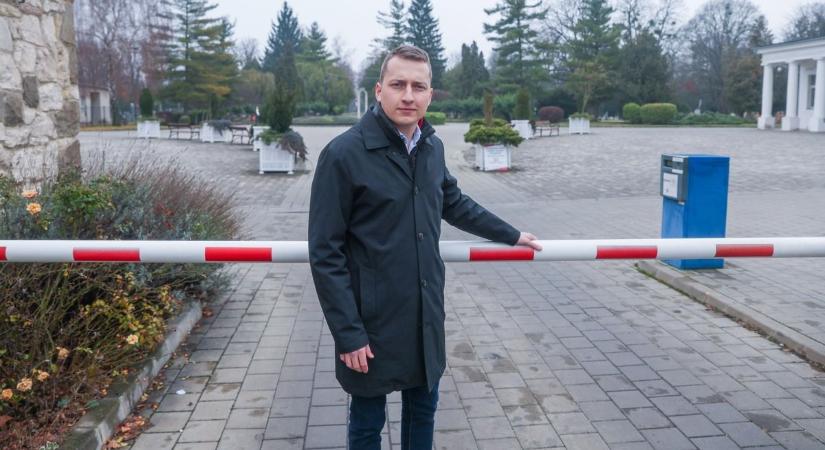 Bezárhatnak a temetők januártól: Boncsarovszky Péter tartott sajtótájékoztatót Győrben - fotók